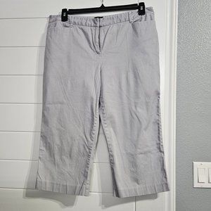 Attention Modern Fit Women's Size 14 Light Gray Capris